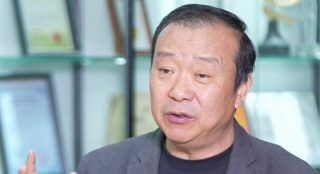 等老板的妻子